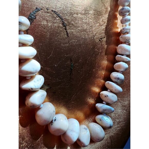 Vintage Off White Marbled Pebbled Necklace - Picture 2 of 4